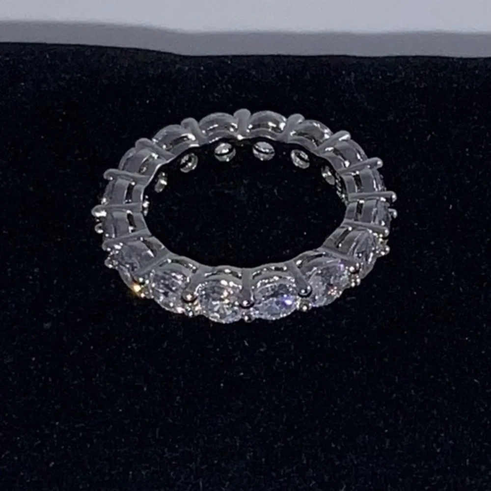 NWT 4.5ct Eternity Band - Round Solitaire Stones - Neiman Marcus - Size 6 - Picture 12 of 15